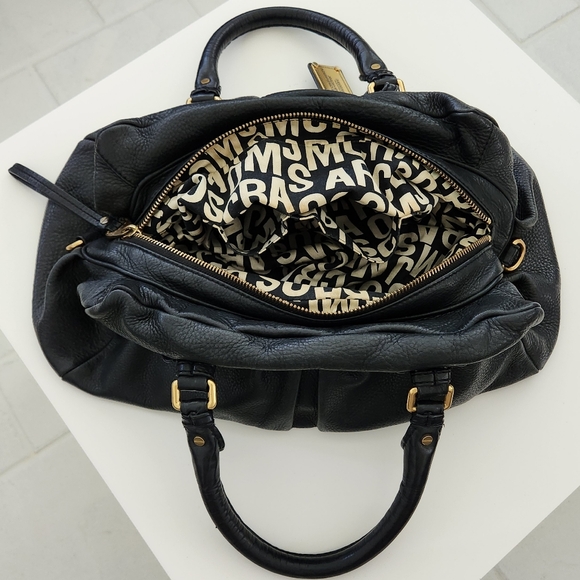 Marc by Marc Jacobs Leather Handbag EUC - black with gold hardware - Picture 8 of 16